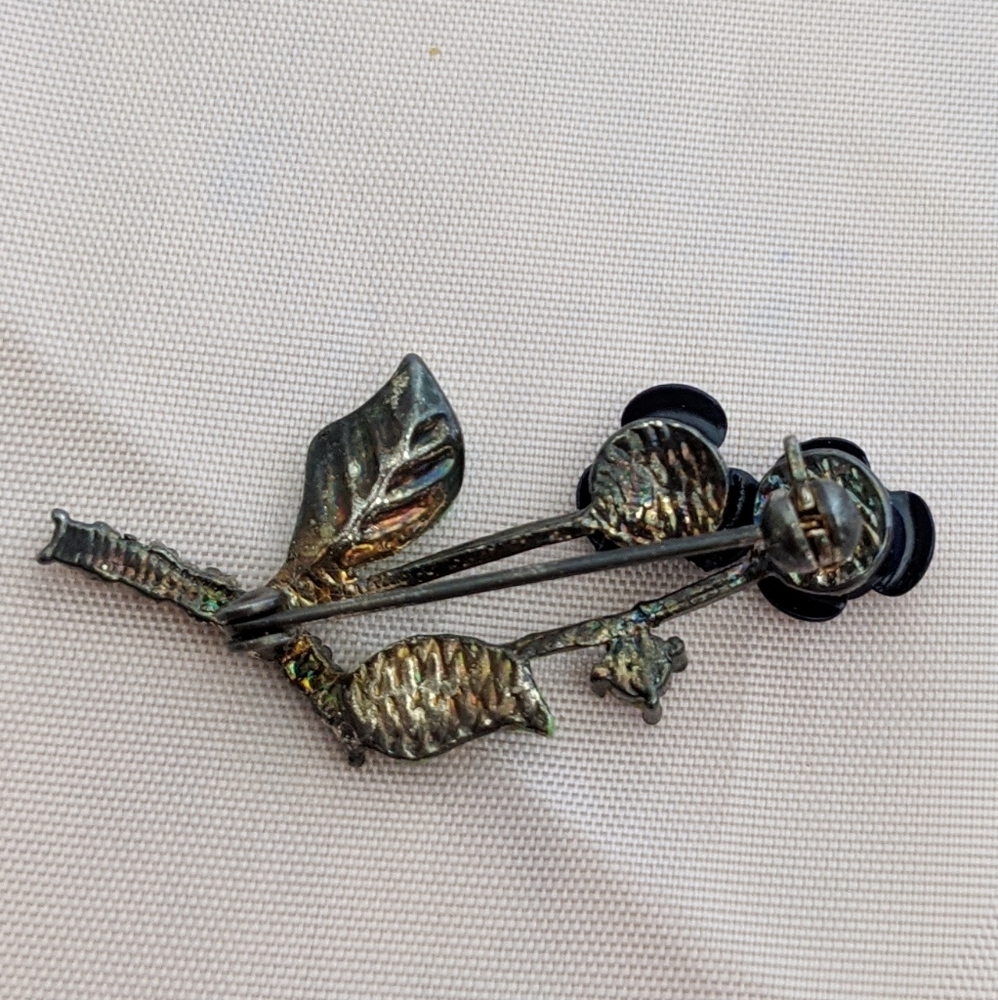 Vintage Rhinestone black enamel flower brooch - Picture 2 of 3